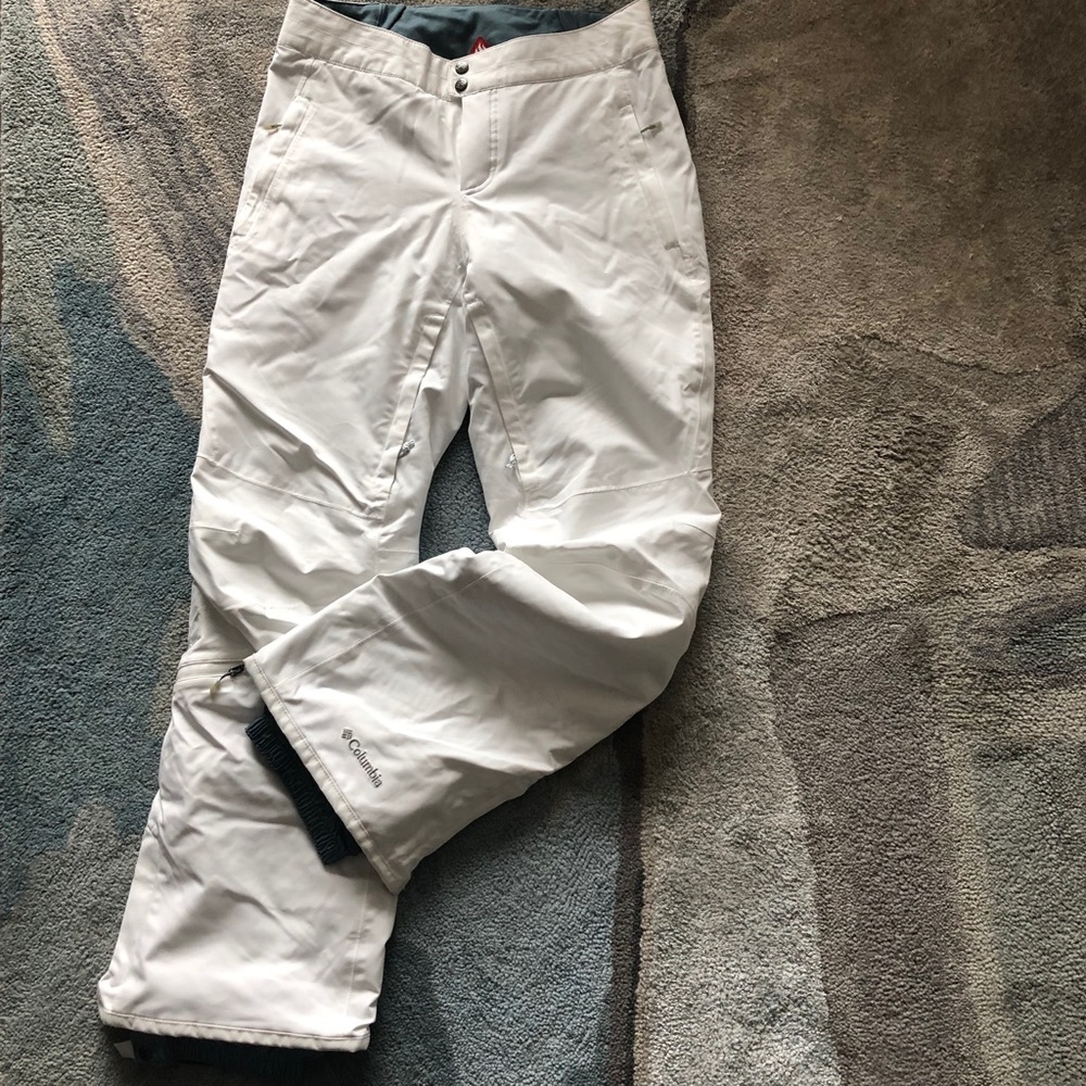 These Columbia ski pants are warm and cute!